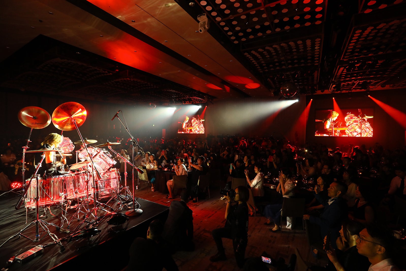 YOSHIKIドラムソロ（提供写真）