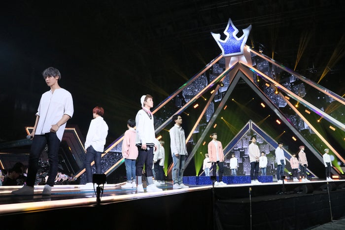 バラード課題曲「さよなら青春」ステージ「PRODUCE 101 JAPAN」最終回(C)LAPONE ENTERTAINMENT