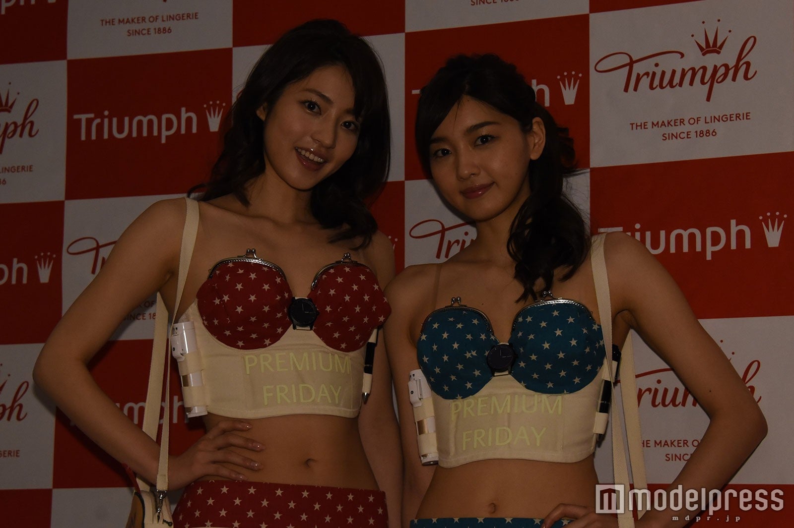 消灯すると「PREMIUM FRIDAY」の文字が浮かび上がる （C）モデルプレス