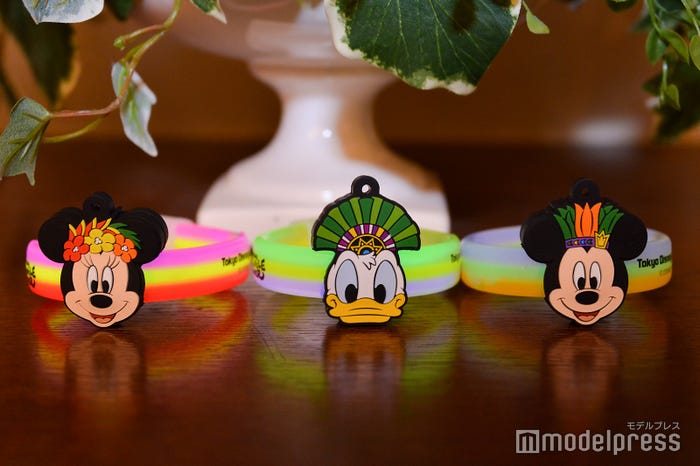 ブレスレットケミカルライト各500円(C)モデルプレス(C)Disney