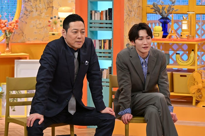 東野幸治、渡辺翔太(C)フジテレビ