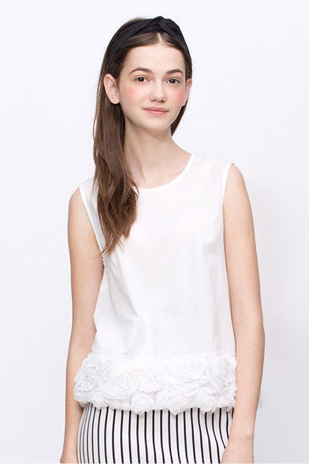 ノースリーブ裾フリルブラウス「riana」10,692円(税込)