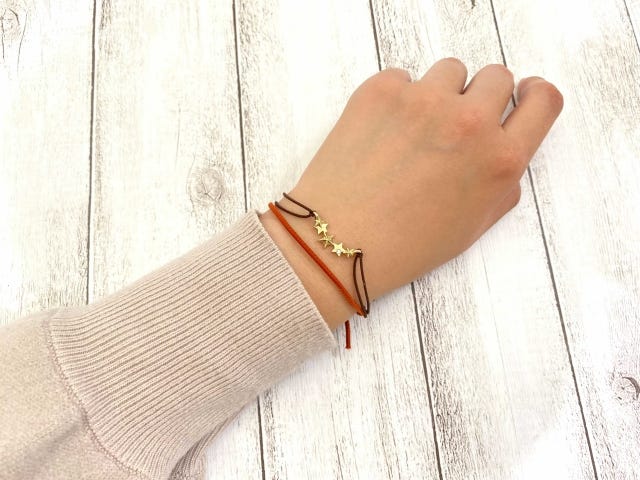 こう見えて冬のお悩み解消中 これが100円 ダイソーの静電気ブレスレットの効果がスゴイ モデルプレス こう見えて冬のお悩み解消中 これが100円 ダイソーの静電気ブレスレットの効果がスゴイ モデルプレス