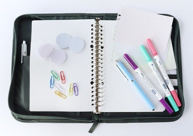 宝島社の「図案スケッチブック」A5バインダーポーチつき