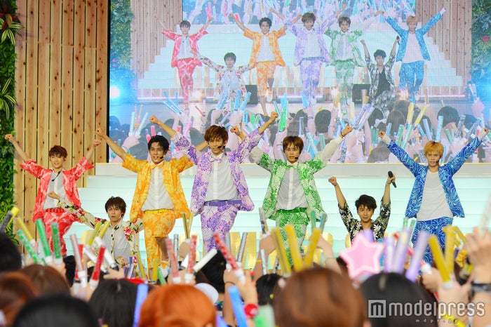超特急 急接近 水鉄砲にファン興奮 めざましライブ 3年連続出演誓う モデルプレス 超特急 急接近 水鉄砲にファン興奮 めざましライブ 3年連続出演誓う モデルプレス
