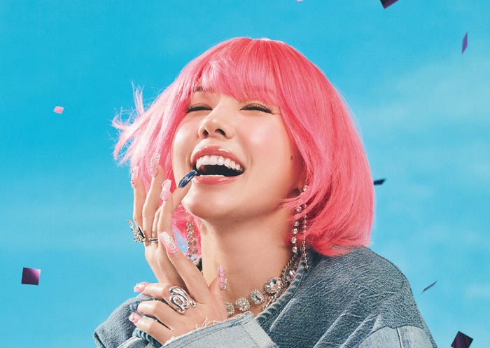 仲里依紗「ホットペッパービューティー」CM「ビビビ祭 パレード」篇(提供写真)