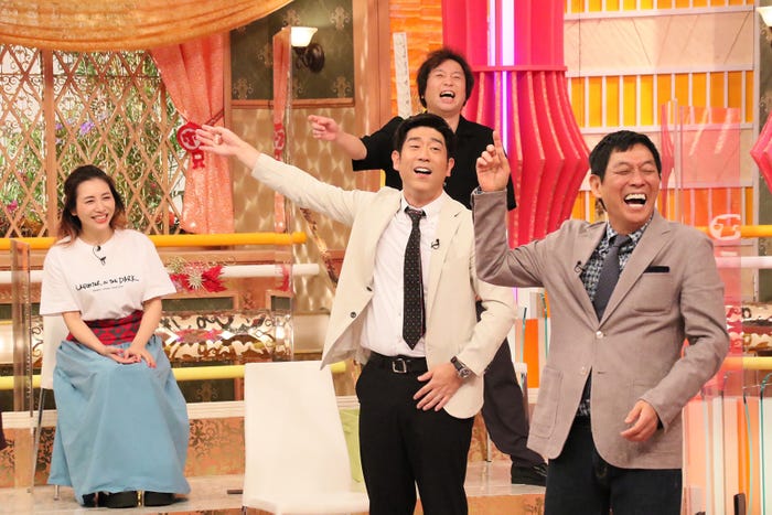 (左から)ミラクルひかる、原口あきまさ、ホリ、明石家さんま(C)フジテレビ