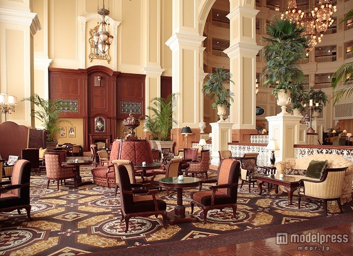 「ドリーマーズ・ラウンジ」店内（C）Disney