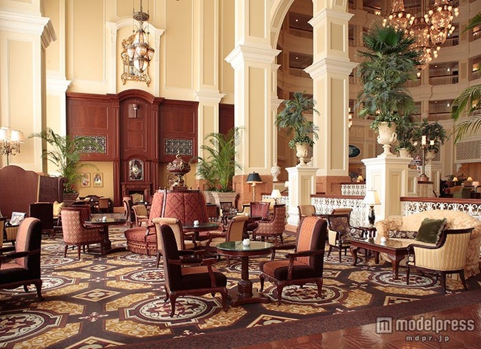 「ドリーマーズ・ラウンジ」店内(C)Disney