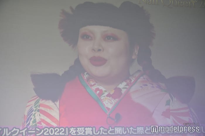 「ネイルクイーン2022」タレント部門を受賞した渡辺直美 (C)モデルプレス