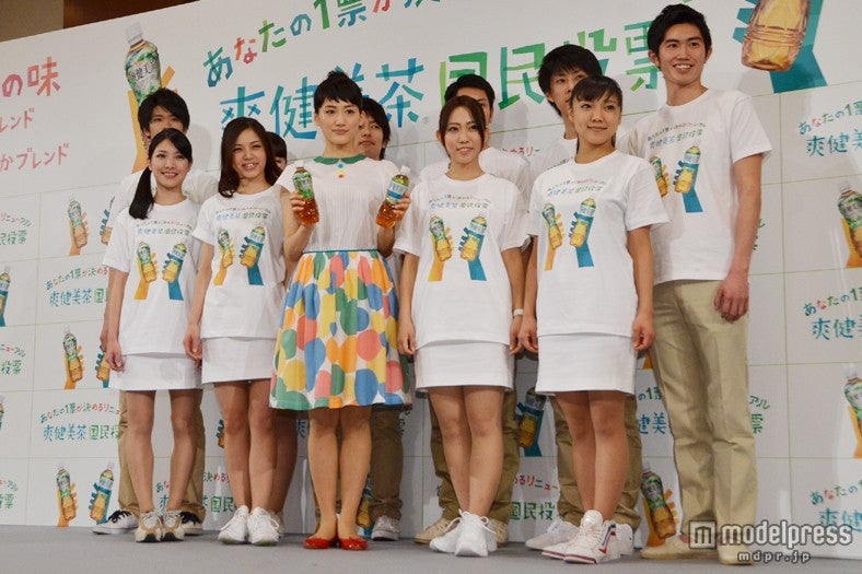 （中央）綾瀬はるか