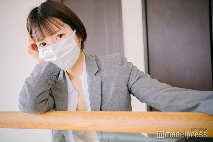 丸の内OLレイナ(C)モデルプレス