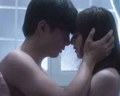 佐々木希が“セックス依存症の妻”演じ話題の「雨が降ると君は優しい」怒涛の展開へ 抱き合う新ビジュアルも