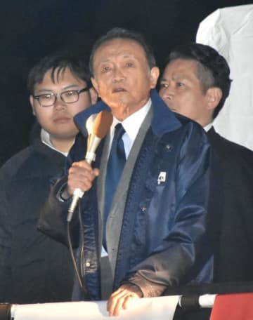 麻生太郎副総裁「前総理はどよーんとしていた」首相代理登場に「貫禄不足で恐縮…」→聴衆どっかーんww