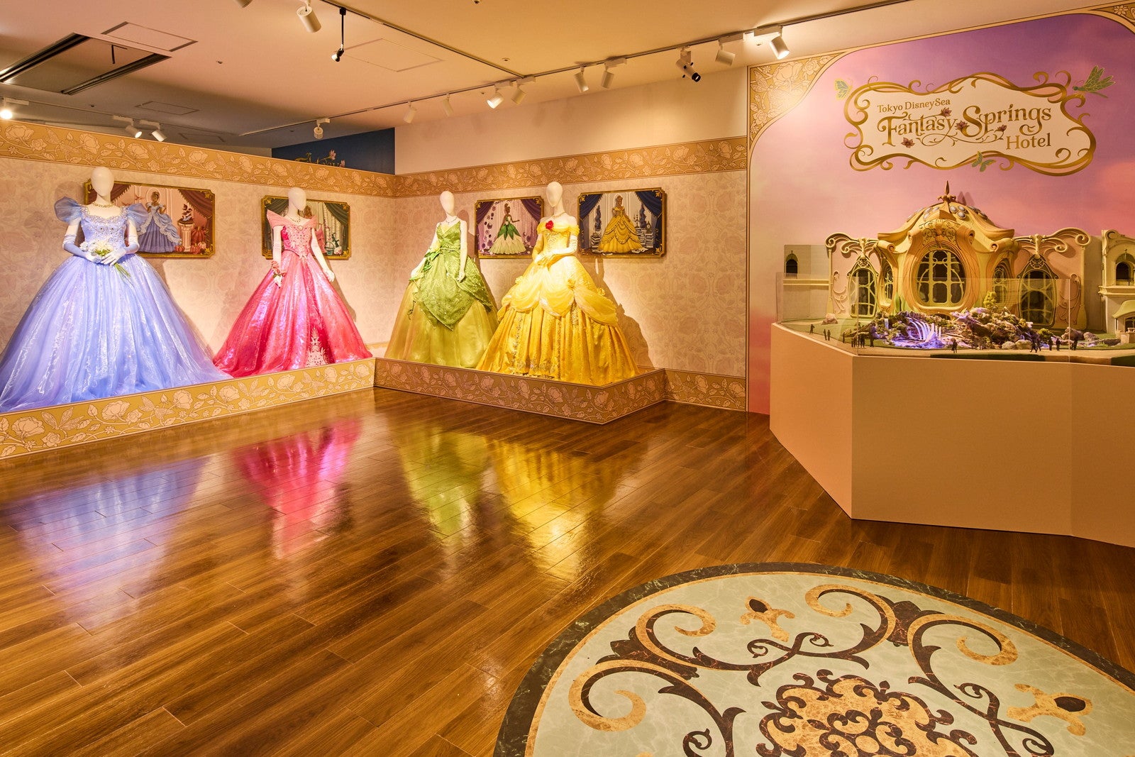 ファンタジースプリングス ニューチャプター・ビギンズ展（C）Disney