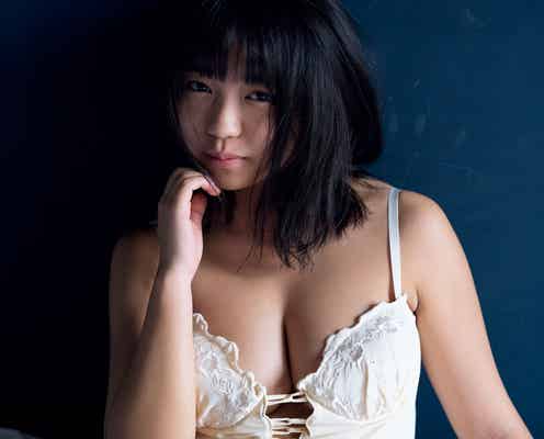 大原優乃、迫力バストで谷間くっきり 大人びた色気放出