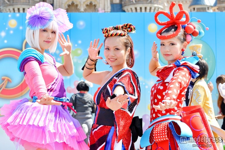 夏祭り「爽涼鼓舞」のダンサー（左より：ちさと、さおり、めぐみ）