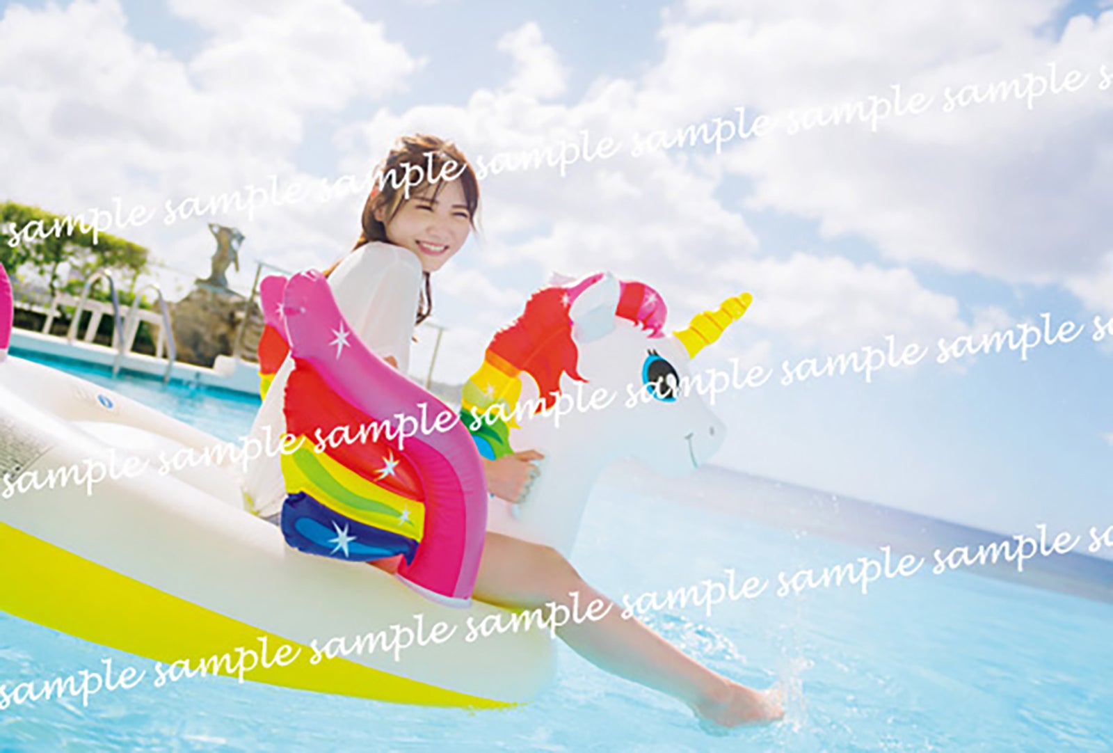 田村真佑／くまざわ書店購入特典ポストカード（撮影：藤原宏）