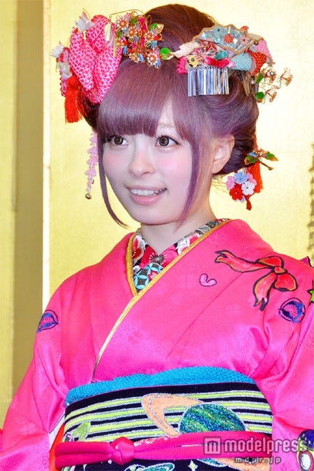 画像6 7 きゃりー 振袖姿お披露目 日本で一番派手な新成人を目指しました モデルプレス