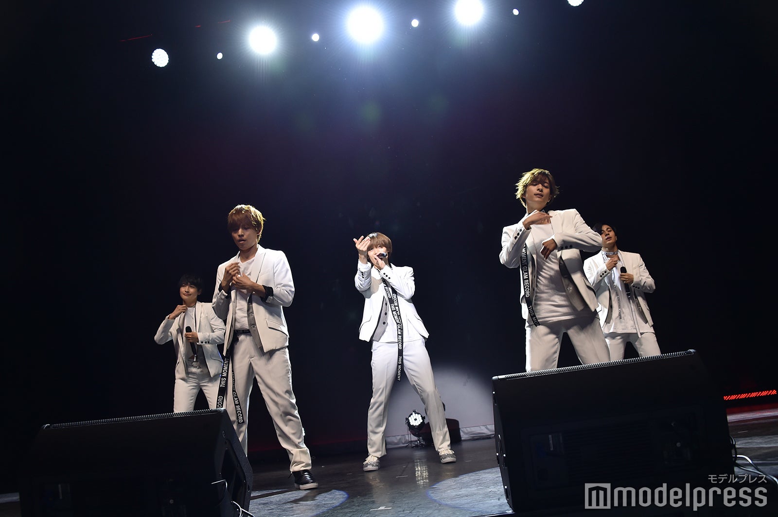 Da-iCE岩岡徹＆和田颯、DearDream太田将熙ら“スノーホワイツ”、劇中歌を初生披露　投げキッスに370人熱狂＜婚外恋愛に似たもの＞