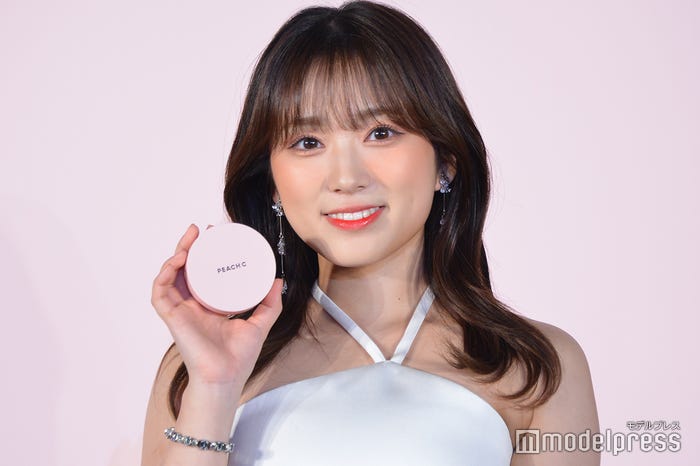 矢吹奈子(C)モデルプレス