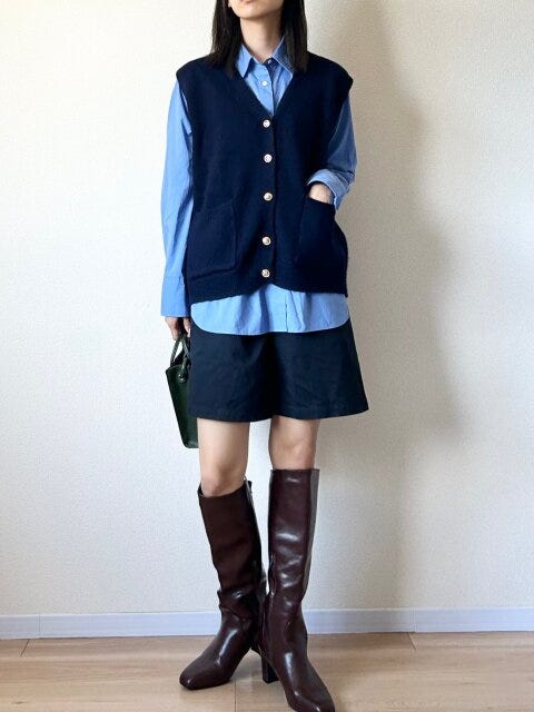 ユニクロ　コットンシャツ　コーデ　ベスト