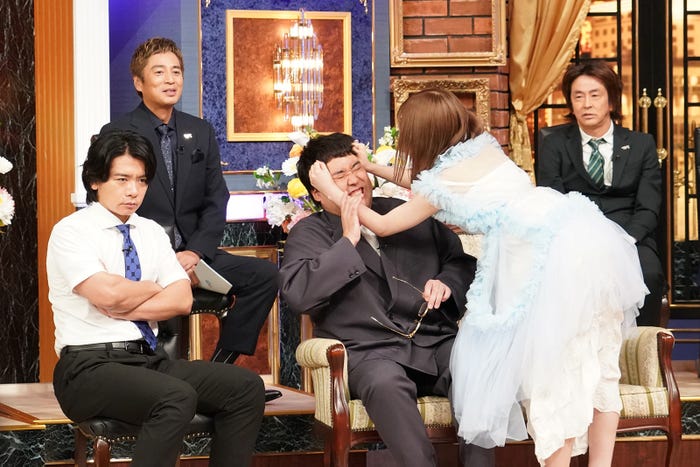 (左から)野田、徳井義実、村上、いとくとら、堀内健 (C)日本テレビ