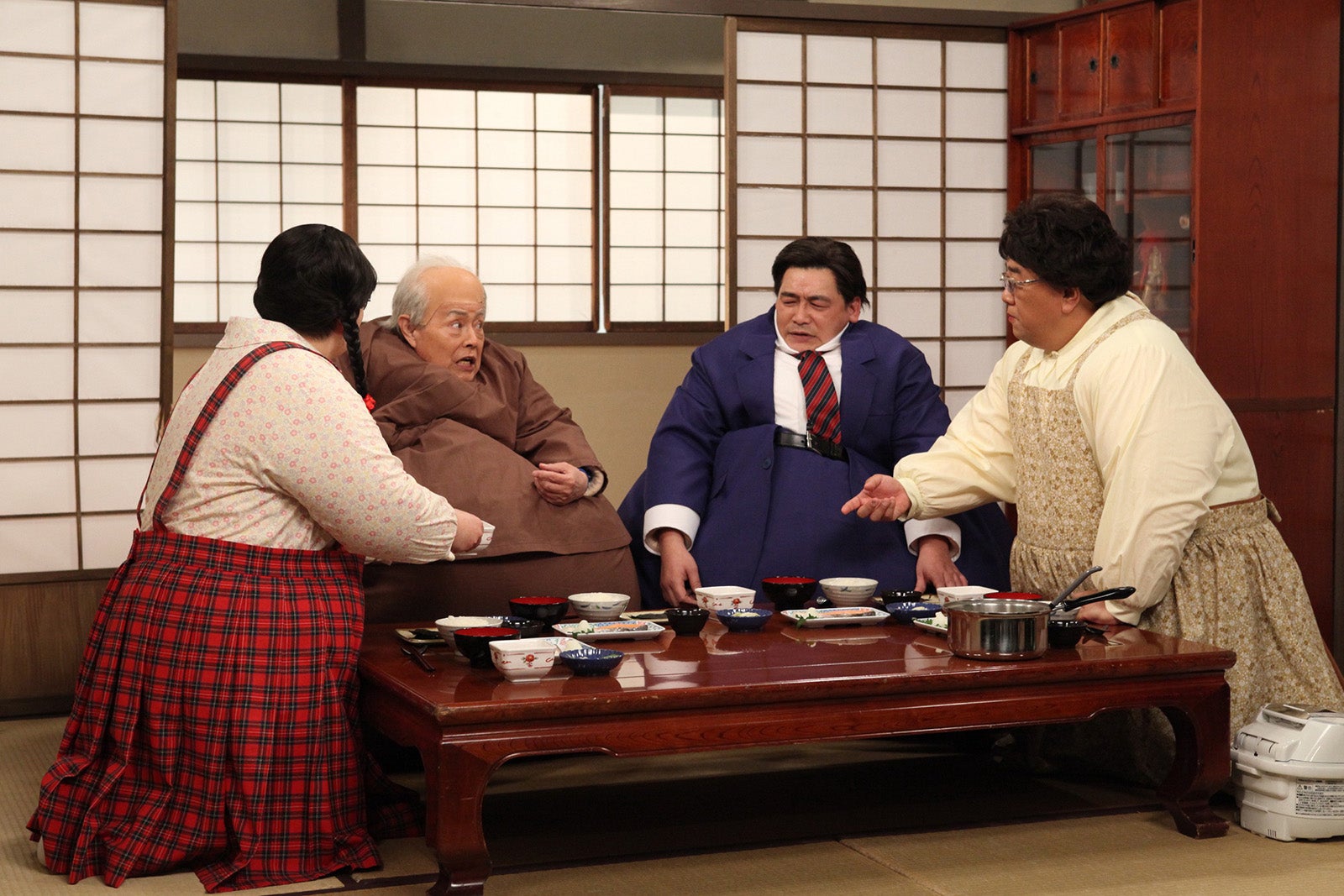 近藤春菜、加藤茶、富澤たけし、伊達みきお （C）フジテレビ