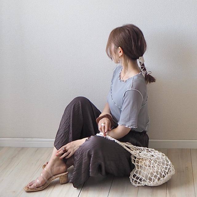 透明感たっぷりな クリアサンダル を楽しもう 夏にぴったりな爽やかサンダルコーデ13選 モデルプレス