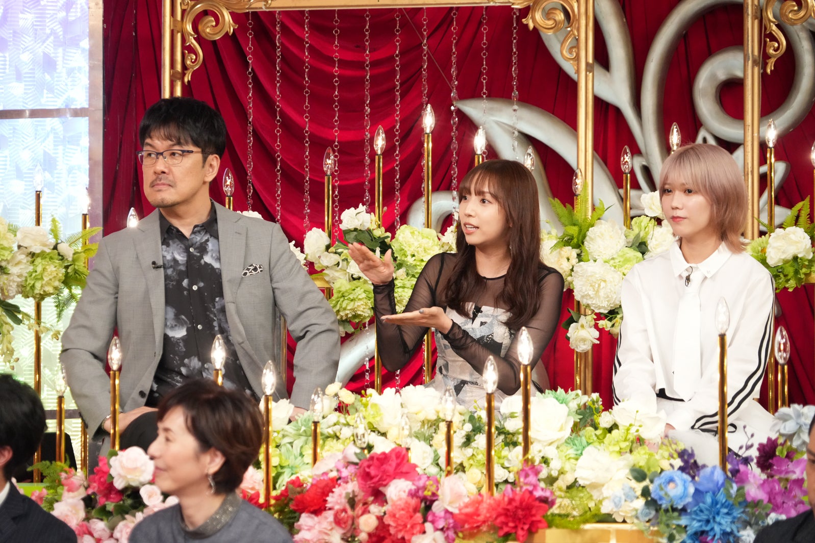 （左から）土田晃之、新内眞衣、川後陽菜（C）日本テレビ