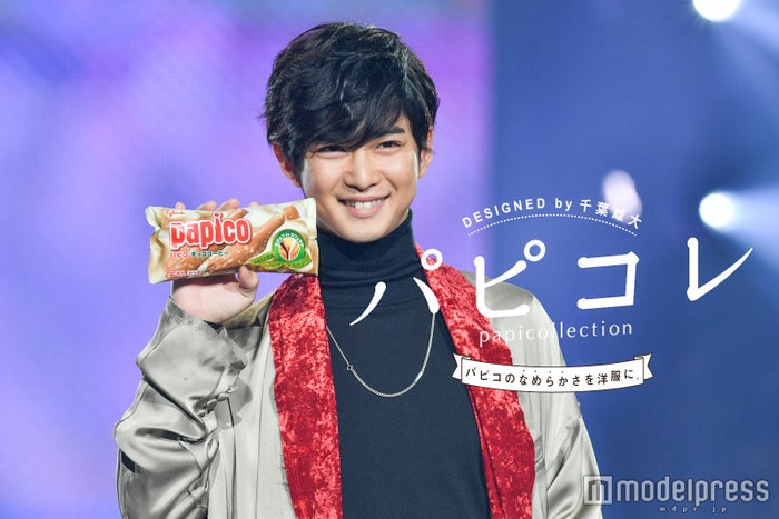 千葉雄大 華麗に舞ったランウェイに会場熱狂 パピコの なめらかさ をどう表現 モデルプレス 千葉雄大 華麗に舞ったランウェイに会場熱狂 パピコの なめらかさ をどう表現 モデルプレス