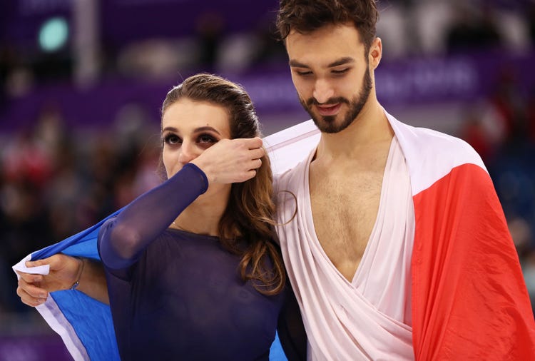アイスダンス仏ペア 衣装はだけるハプニング乗り越え涙の 銀 平昌五輪 モデルプレス