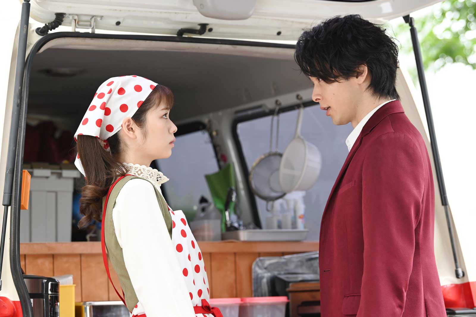 小芝風花、中村倫也（C）日本テレビ