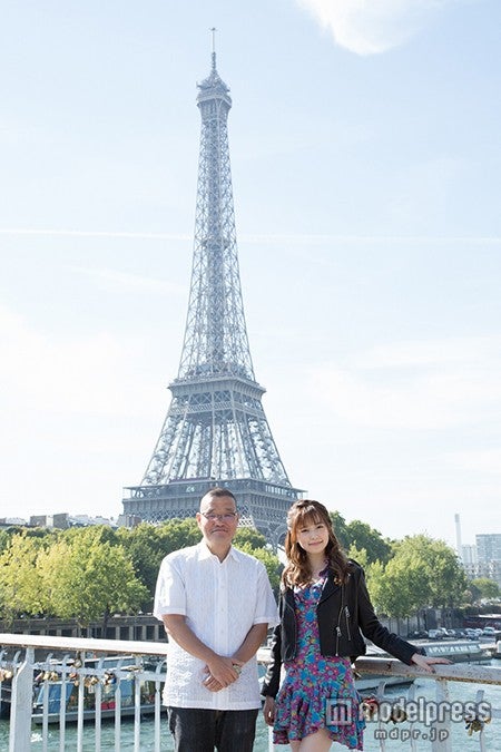 中田秀夫監督、島崎遥香（C）2015『劇場霊』製作委員会