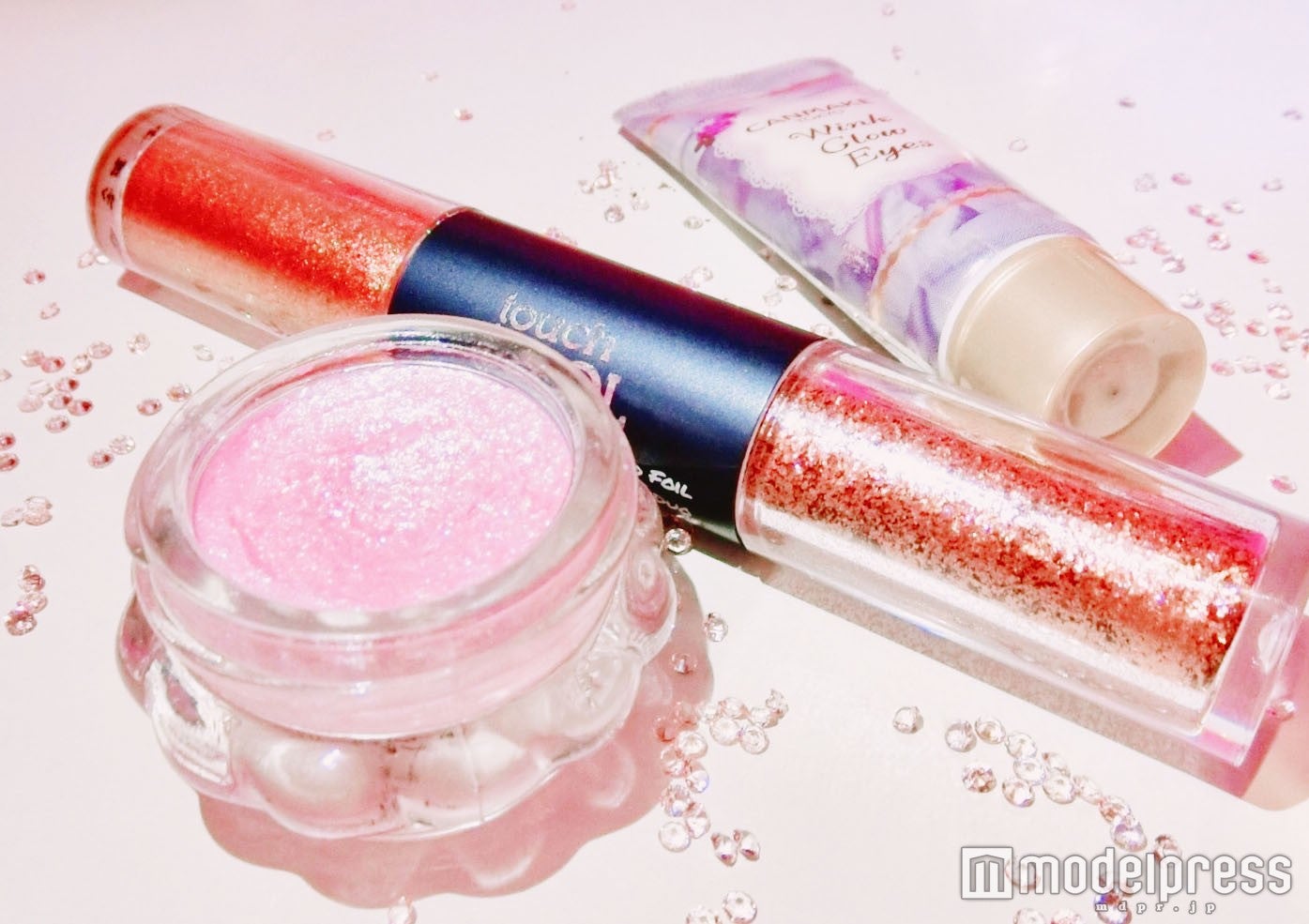 テク不要！実力派クリームアイシャドウをチェック。ひと塗りで“濡れツヤまぶた”に