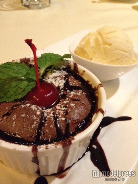 ふわふわ食感なのに食べると濃厚なチョコレートスフレ／photo by promoterest