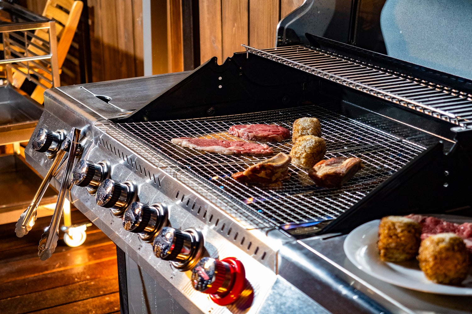 グランピングBBQセット／画像提供：ブッキングリゾート