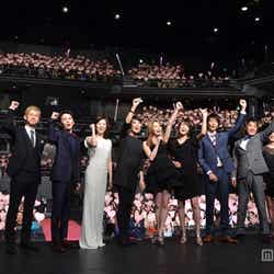 左から:深川栄洋監督、林遣都、檀れい、板谷由夏、香里奈、吉瀬美智子、向井理、上地雄輔、波瑠