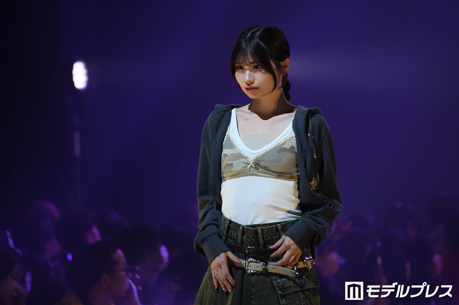 「今日好き」藤田みあ、カジュアルなレイヤードスタイルに熱視線「見惚れる」「脚綺麗」【学生ランウェイ名古屋】