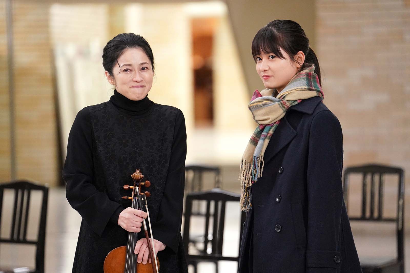 濱田マリ、凛美／「リバーサルオーケストラ」第4話より（C）日本テレビ