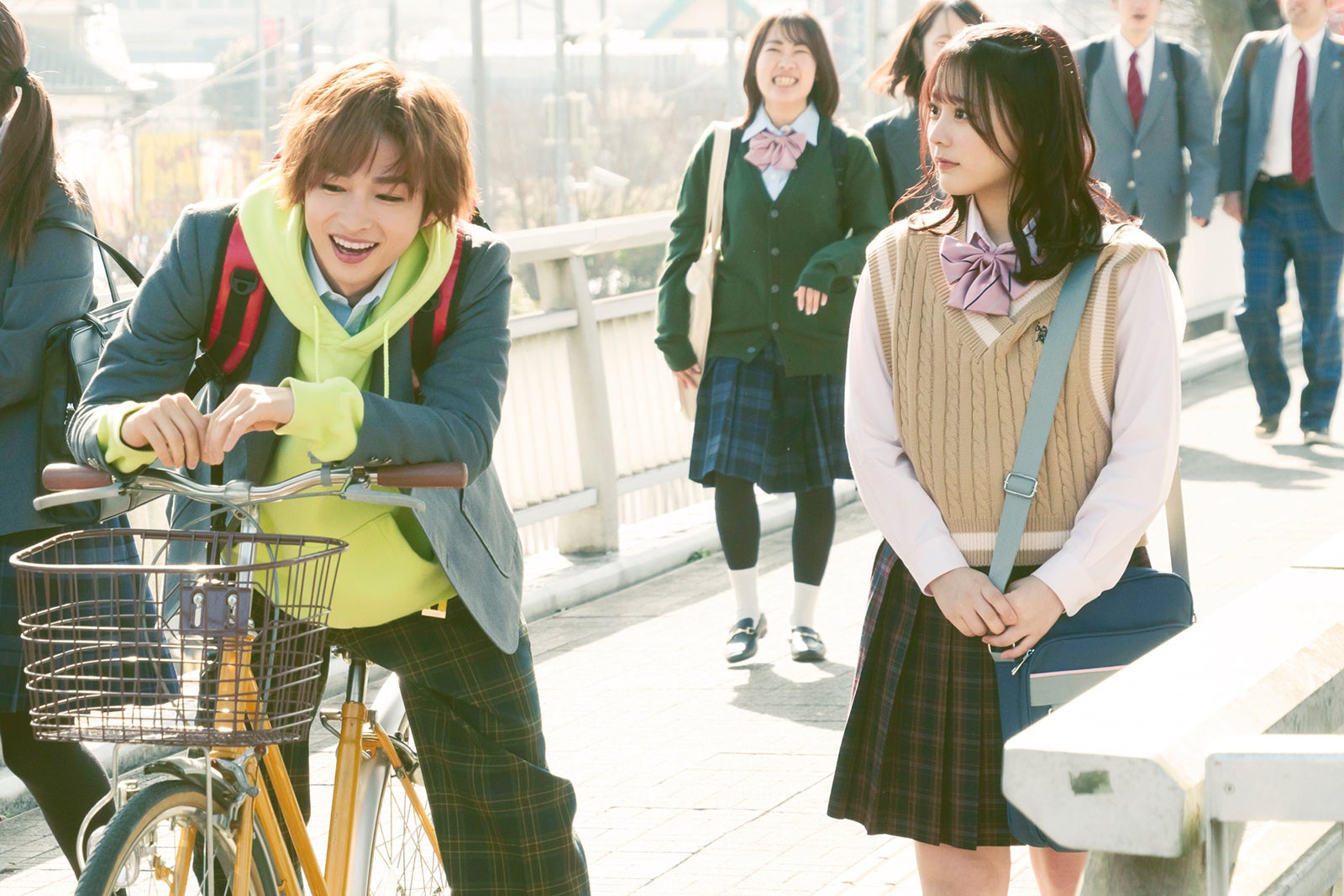 曽田陵介、齊藤なぎさ（C）2023「交換ウソ日記」製作委員会