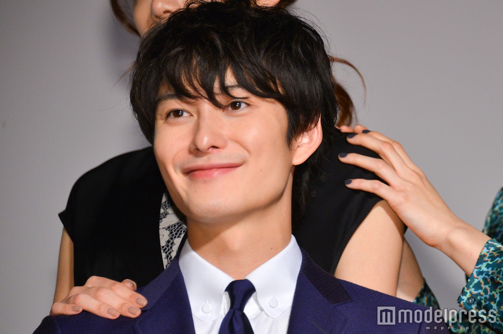 岡田将生、小学生10人に囲まれ激しく動揺「すごく無様」＜伊藤くん A to E＞