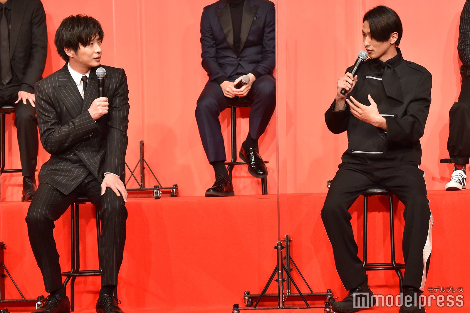アクションシーンについて話す田中圭、横浜流星 （C）モデルプレス