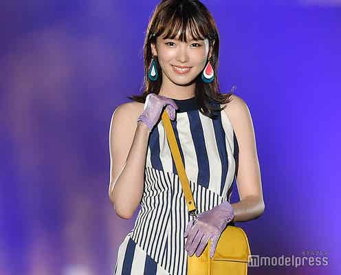 飯豊まりえ、個性派ミニワンピで美脚際立つ<TGC熊本2019>