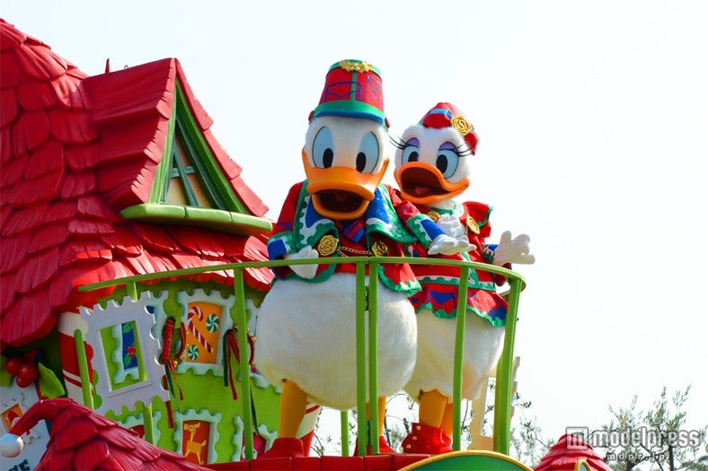 東京ディズニーランド「ディズニー・サンタヴィレッジ・パレード」