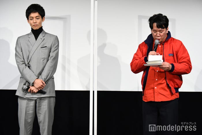 松坂桃李、劔樹人氏 (C)モデルプレス