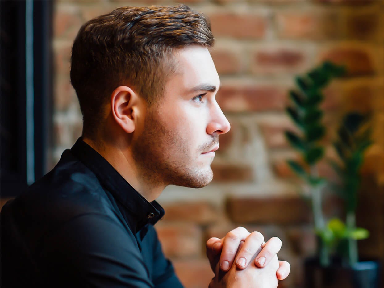 言葉にはしないけど 男性がひそかに出す 別れたいサイン とは モデルプレス