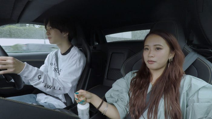 流佳、莉咲子「TERRACE HOUSE TOKYO 2019-2020」5th WEEK(C)フジテレビ/イースト・エンタテインメント