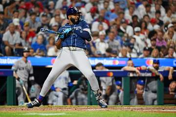 MLB球宴 カミネロへの死球で球場騒然 バット＆ヘルメット吹っ飛ぶ 緊急交代 レイズの主砲にまさかの事態 球場でX線検査と米報道
