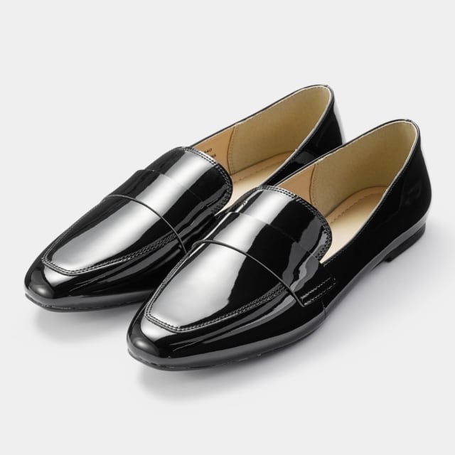 黒のエコレザーローファー